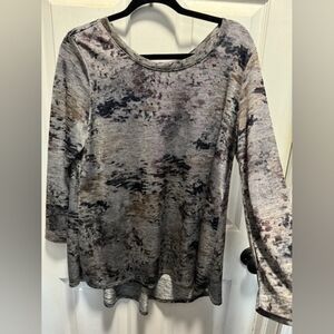 Nally & Millie - Multi Grey Long Sleeve, Long in the back - Size L